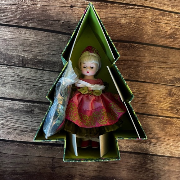 🎄Madame Alexander “Wreath of Holiday Wishes” DollChristmas Tree BoxNIB
